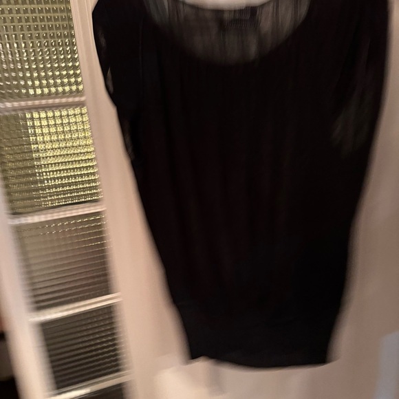 Longchamp Women’s Black Sheer Cap Sleeve Top Size Medium - Picture 4 of 10